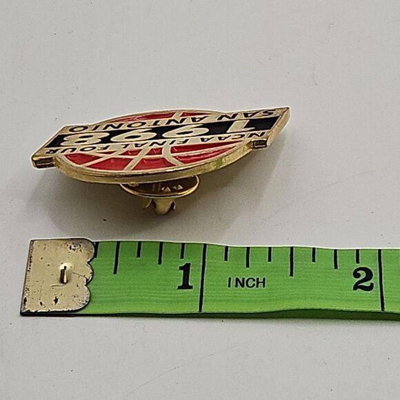 Vtg 1998  NCAA BASKETBALL FINAL FOUR ENAMEL Basketball Shaped PIN SAN ANTONIO - Picture 14 of 14